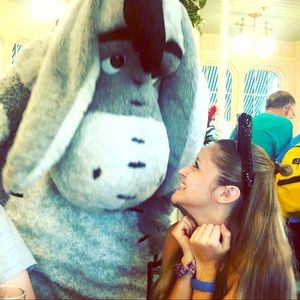 Meet your Posher, Sam! ✨🖤🐾